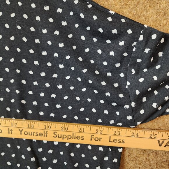 NWT LuLaRoe Perfect T-Shirt Irma S/S Top XS Black/White Polka Dots High-Low - Picture 5 of 9